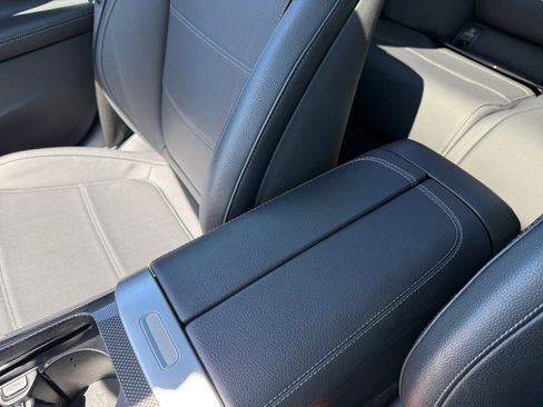 Used 2023 Mercedes-Benz C 300 Sedan image 14