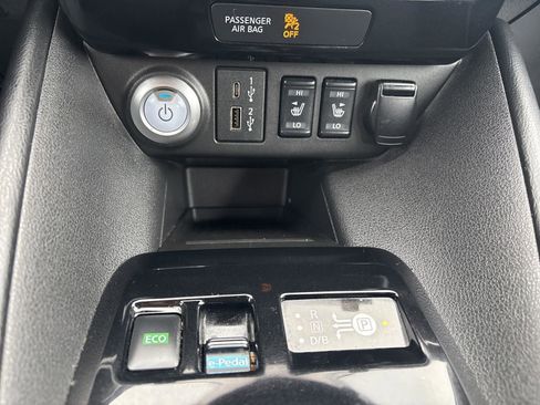 Used 2020 Nissan Leaf SV w/ SV All Weather Package FWD image 33