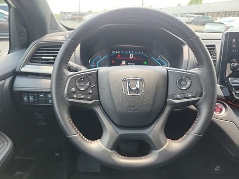 Used 2023 Honda Odyssey Sport image 10