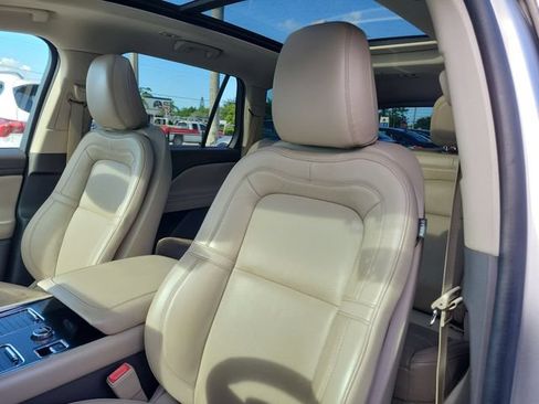 Used 2022 Lincoln Aviator Reserve w/ Class IV Trailer Tow Package RWD image 19