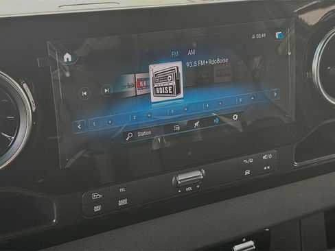 Used 2024 Mercedes-Benz Sprinter 2500 image 18