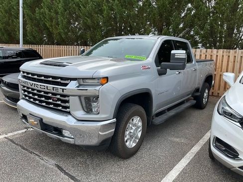 Used 2020 Chevrolet Silverado 2500 LTZ w/ Z71 Off-Road Package AWD/4WD image 3