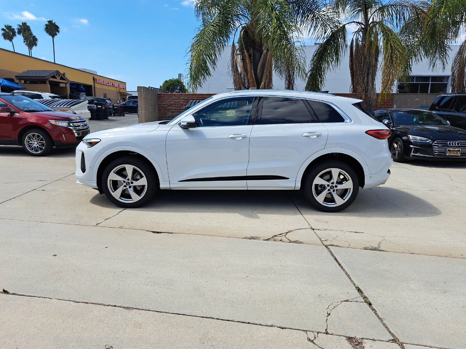 Used 2025 Audi Q5 Premium Plus w/ Premium Plus AWD/4WD image 8