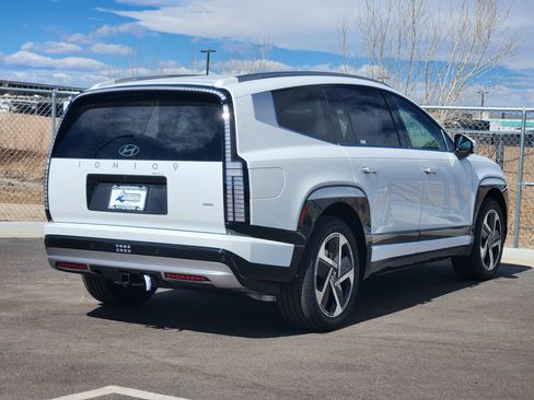New 2026 Hyundai Ioniq 9 Limited image 5