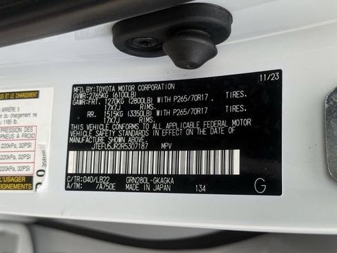 Used 2024 Toyota 4Runner SR5 Premium w/ Moonroof Package RWD image 35