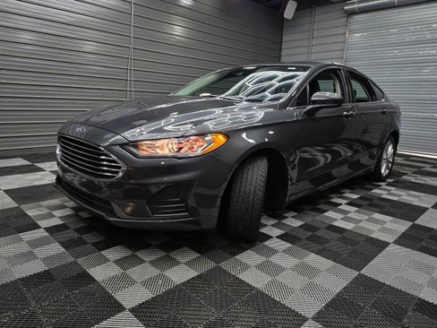 Used 2020 Ford Fusion SE FWD image 38
