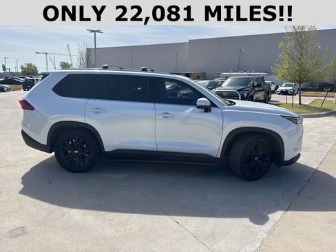 Used 2024 Toyota Grand Highlander Limited image 2