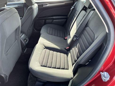 Used 2017 Ford Fusion SE w/ Fusion SE Technology Package FWD image 24