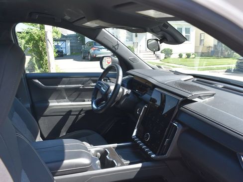 Used 2025 GMC Acadia Elevation AWD/4WD image 20