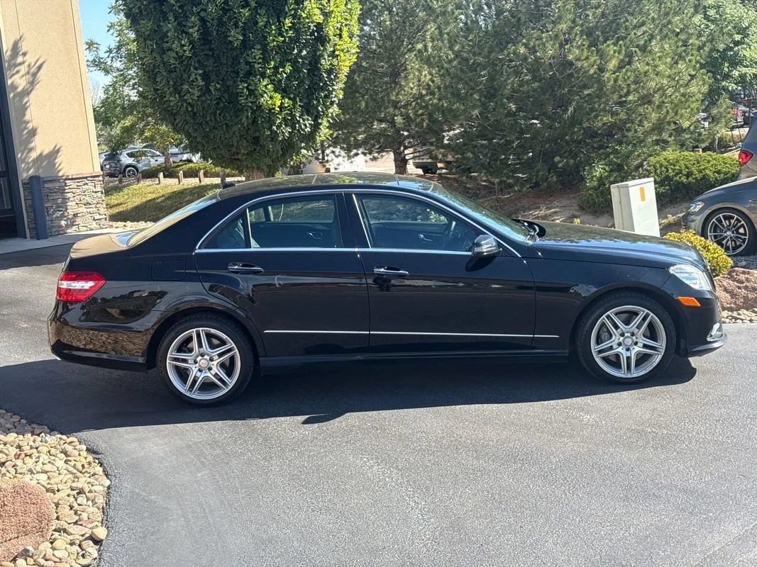 Used 2011 Mercedes-Benz E 550 4MATIC Sedan w/ Premium 2 Pkg image 34