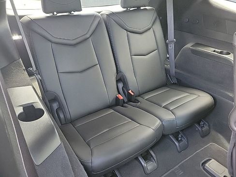Used 2025 Cadillac XT6 Premium Luxury FWD image 37
