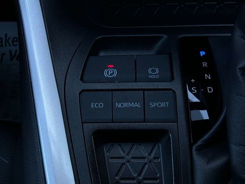 Used 2025 Toyota RAV4 XLE image 24