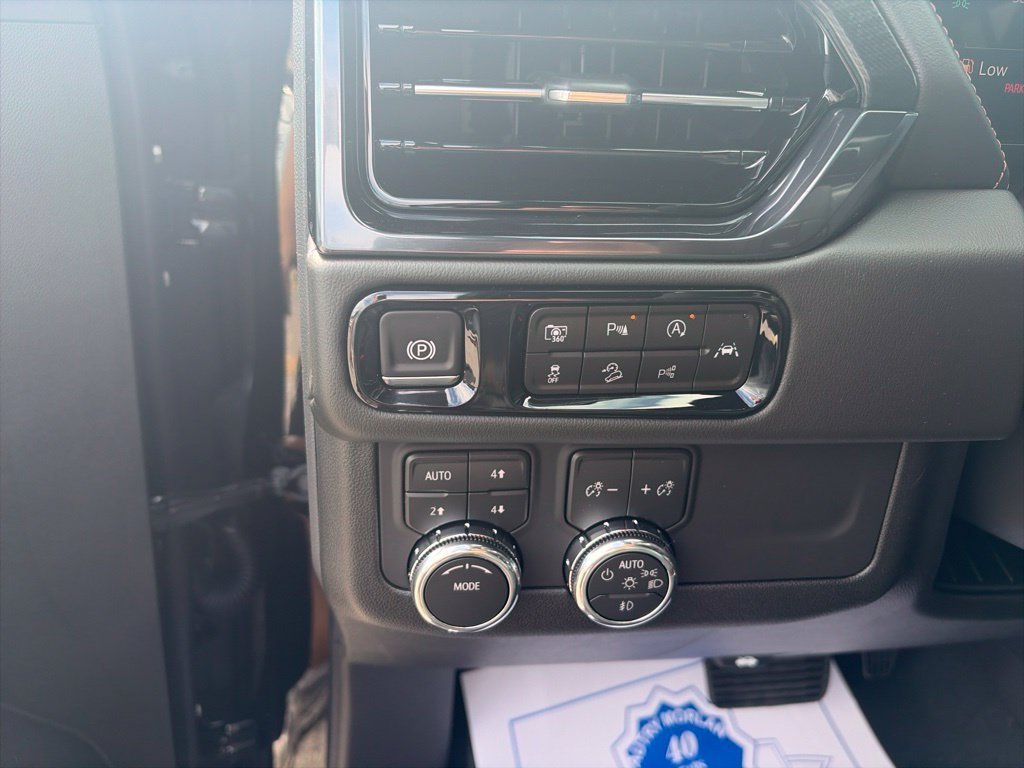 New 2026 GMC Yukon AT4 w/ AT4 Premium Package AWD/4WD image 19
