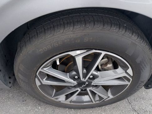 Used 2022 Kia Forte LXS w/ LXS Technology Package image 23