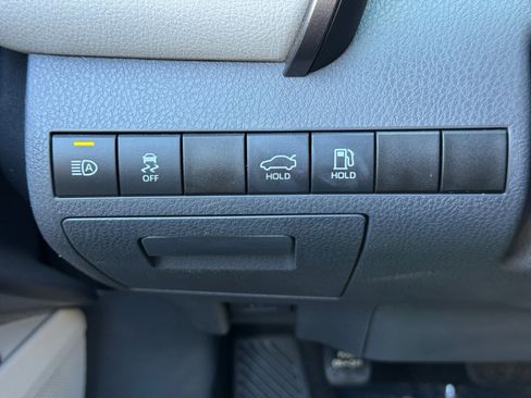 Used 2021 Toyota Camry SE FWD image 16