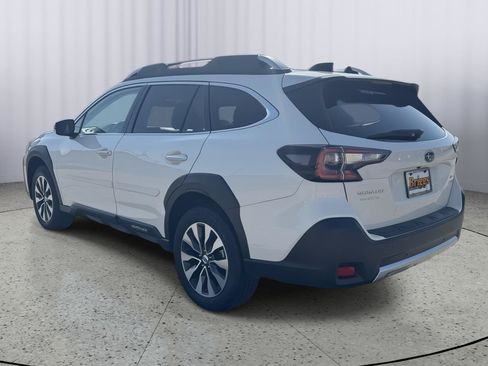 Used 2025 Subaru Outback Touring XT AWD/4WD image 4