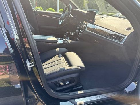 Used 2021 BMW 530i RWD image 9
