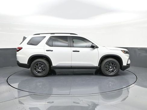 New 2025 Honda Pilot TrailSport image 22