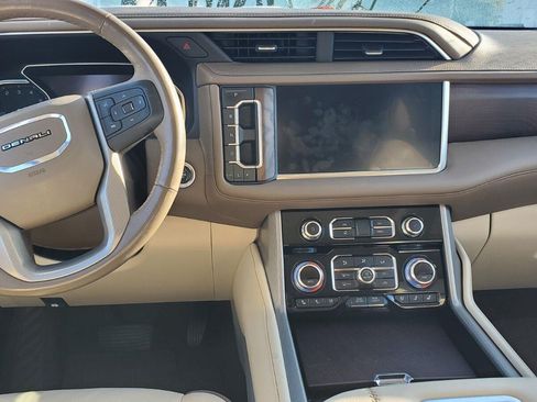 Used 2021 GMC Yukon Denali w/ Denali Ultimate Package AWD/4WD image 8