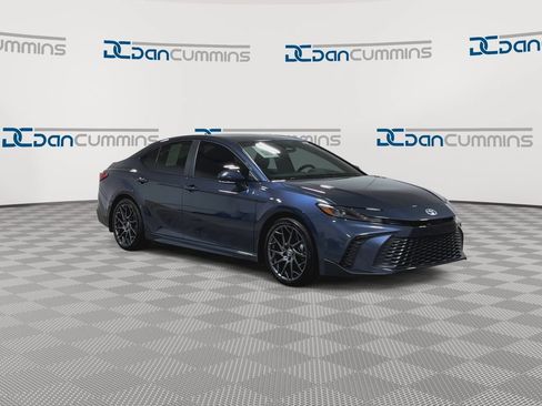 Used 2026 Toyota Camry SE FWD image 2