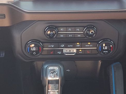 Used 2023 Ford Bronco Outer Banks AWD/4WD image 16