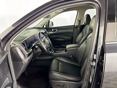 Used 2024 Kia Sorento S AWD/4WD image 11