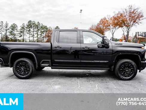 Used 2024 Chevrolet Silverado 3500 High Country image 11