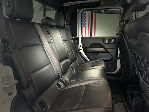 Used 2021 Jeep Gladiator Rubicon AWD/4WD image 23
