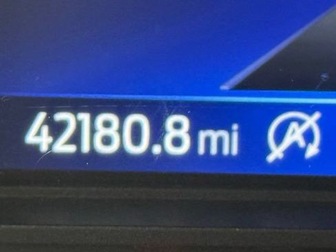Used 2020 Ford Explorer XLT w/ Equipment Group 202A AWD/4WD image 19