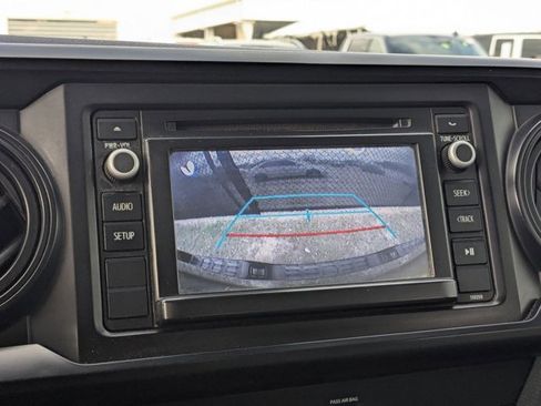 Used 2019 Toyota Tacoma SR w/ SR Convenience Package image 12