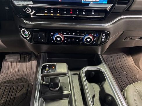 Used 2023 GMC Sierra 1500 SLT w/ SLT Premium Plus Package AWD/4WD image 23