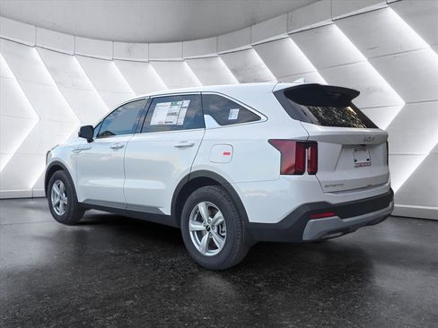 New 2026 Kia Sorento LX FWD image 3