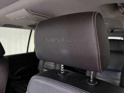 Used 2019 GMC Yukon XL Denali w/ Denali Ultimate Package AWD/4WD image 16