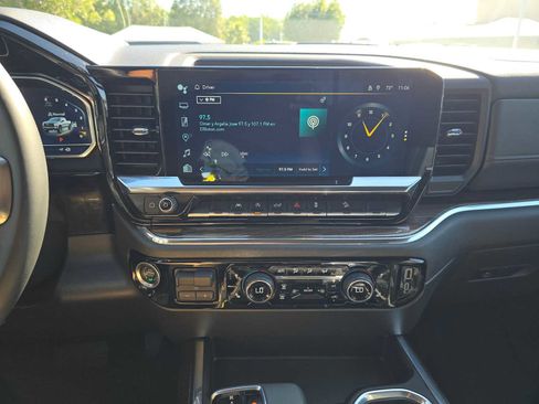 Used 2024 Chevrolet Silverado 1500 LT Trail Boss w/ Convenience Package II image 26