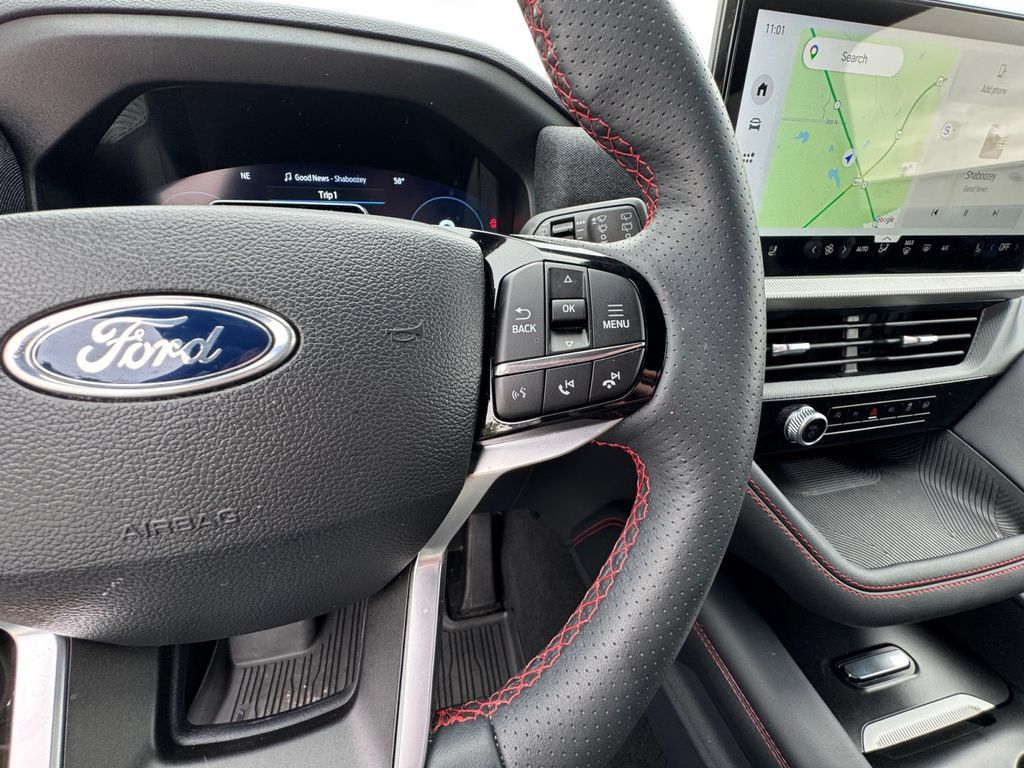 Used 2025 Ford Explorer ST-Line w/ ST-Line Street Pack AWD/4WD image 23