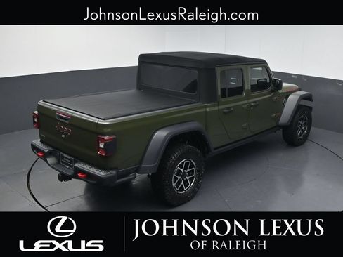 Used 2024 Jeep Gladiator Rubicon w/ Convenience Group AWD/4WD image 29