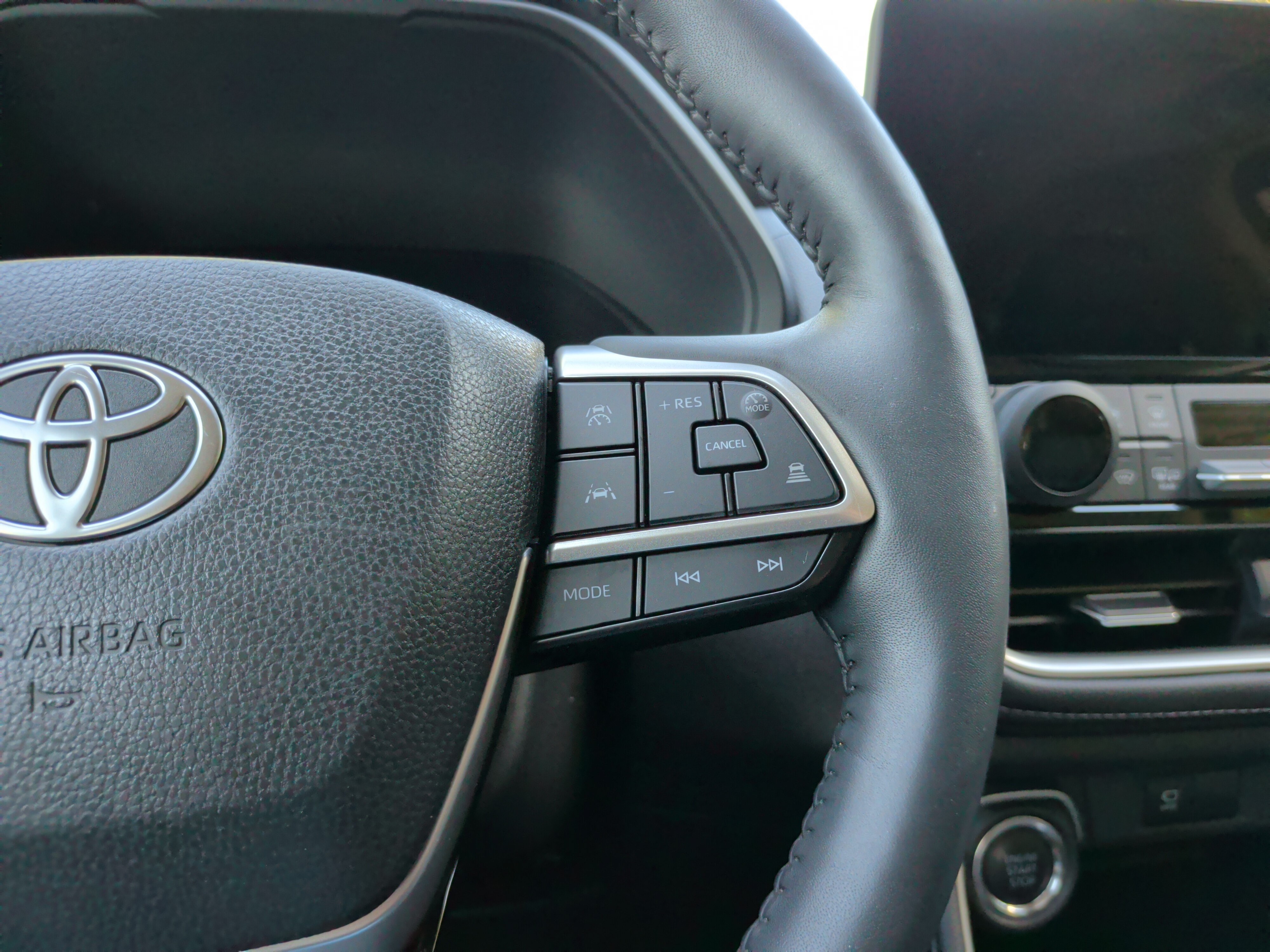 Used 2025 Toyota Grand Highlander AWD image 22