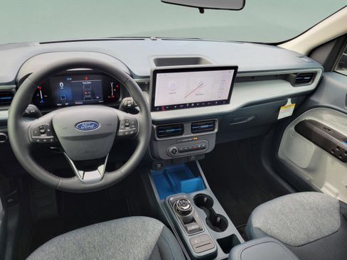 New 2025 Ford Maverick XLT w/ Equipment Group 301A image 21