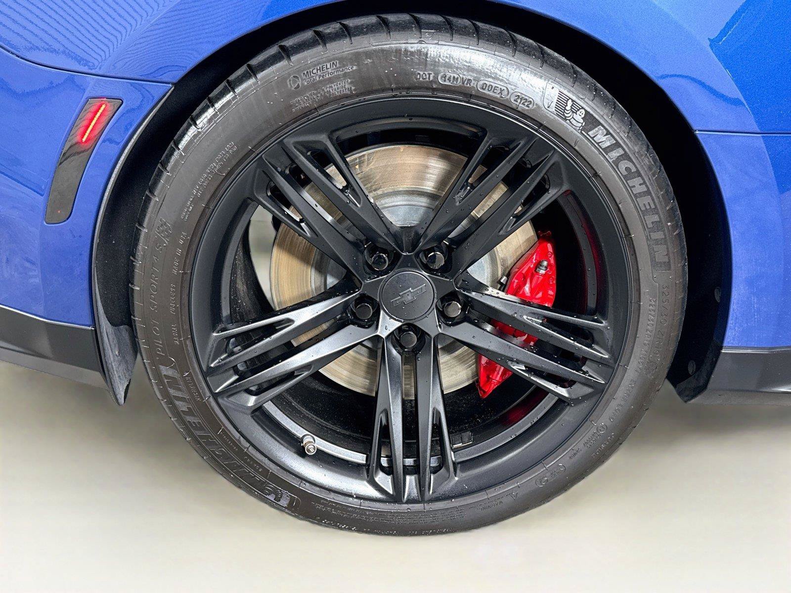 Used 2022 Chevrolet Camaro ZL1 RWD image 36
