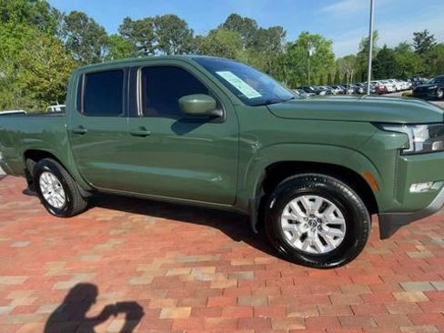 Used 2022 Nissan Frontier SV RWD image 3