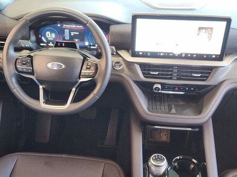 Used 2025 Ford Explorer Platinum w/ LUX Leather Package image 28