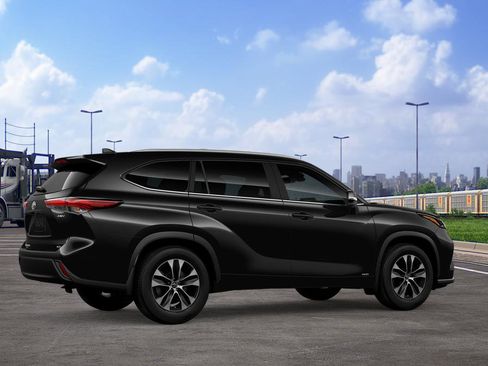 New 2026 Toyota Highlander XLE image 13