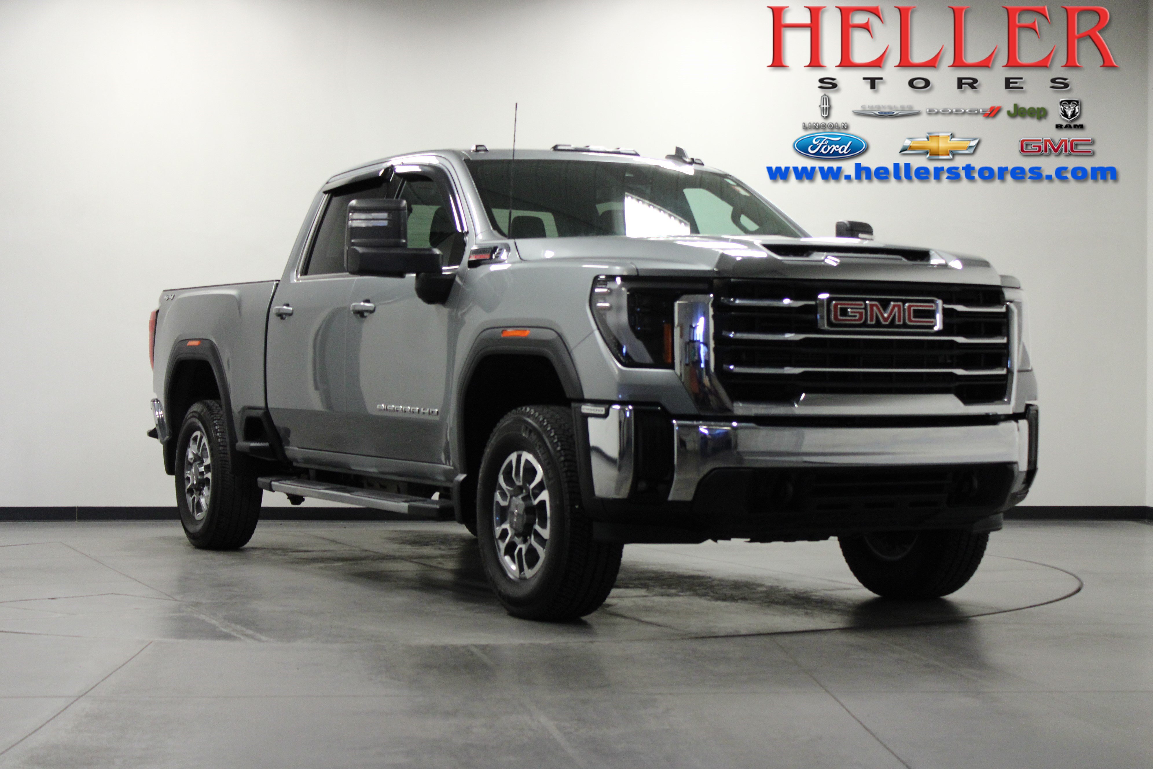 Used 2025 GMC Sierra 2500 SLE w/ SLE Convenience Package AWD/4WD image 1