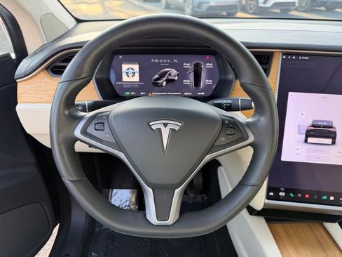 Used 2019 Tesla Model X 75D image 14