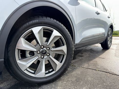 Used 2025 Ford Escape Platinum AWD/4WD image 9