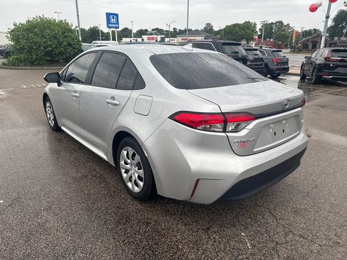 Used 2024 Toyota Corolla LE FWD image 5