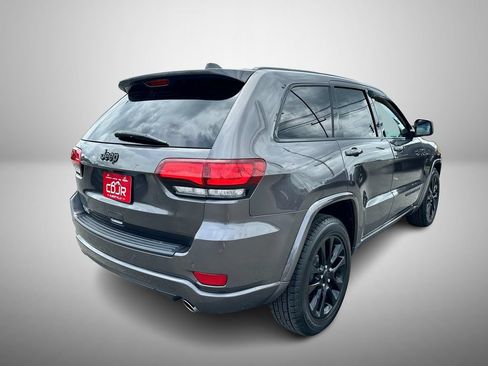 Used 2019 Jeep Grand Cherokee Altitude RWD image 3