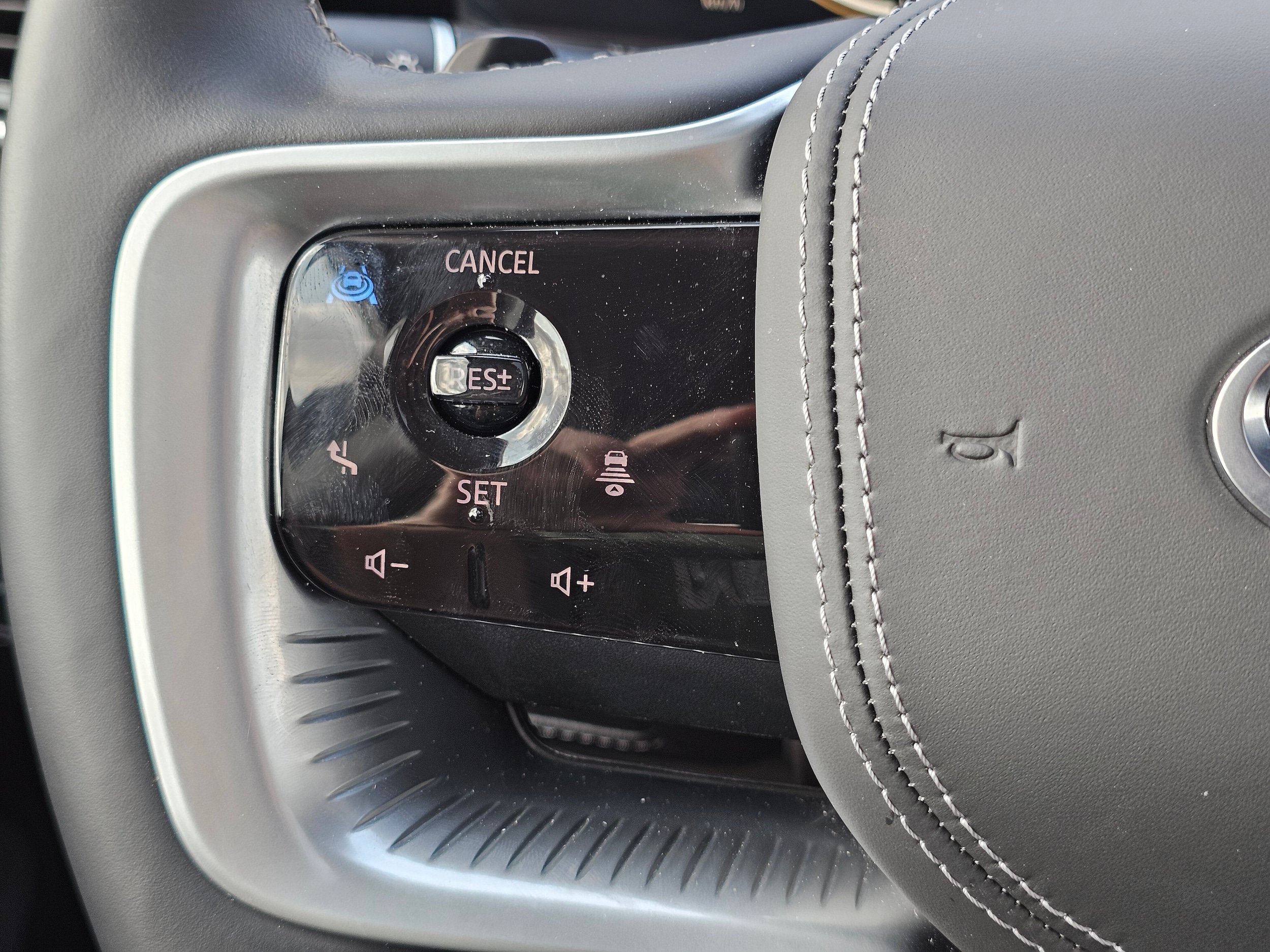 Used 2025 INFINITI QX80 Sensory AWD/4WD image 28