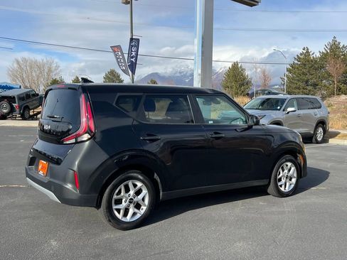 Used 2023 Kia Soul LX w/ Option Group 015 FWD image 10