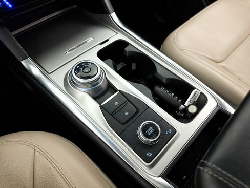 Used 2022 Ford Explorer Limited w/ Hybrid Equipment Group 310A AWD/4WD image 28